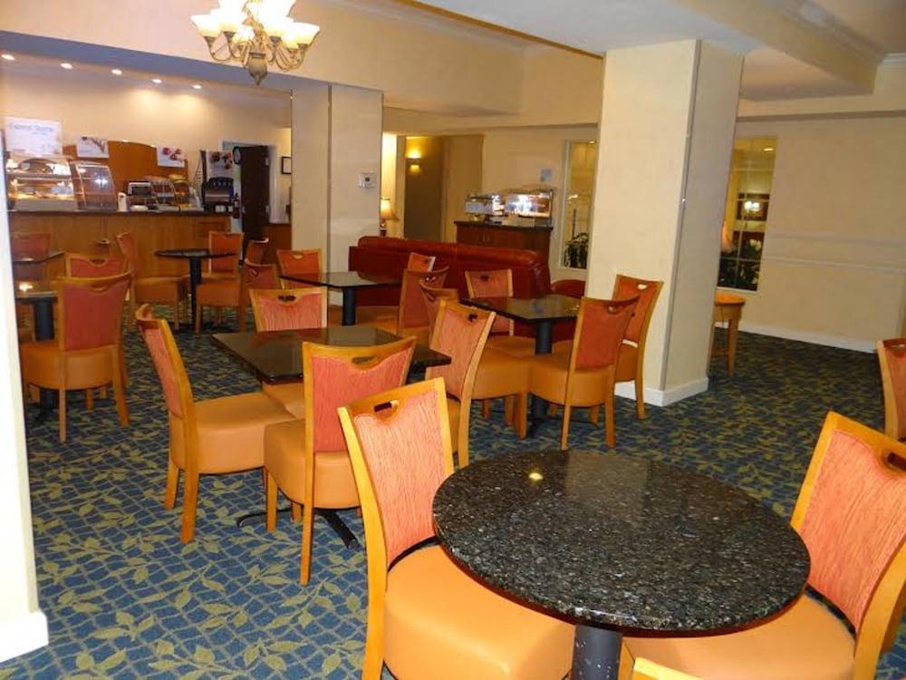 Holiday Inn Express Hotel & Suites Salisbury - Delmar By Ihg Exterior foto