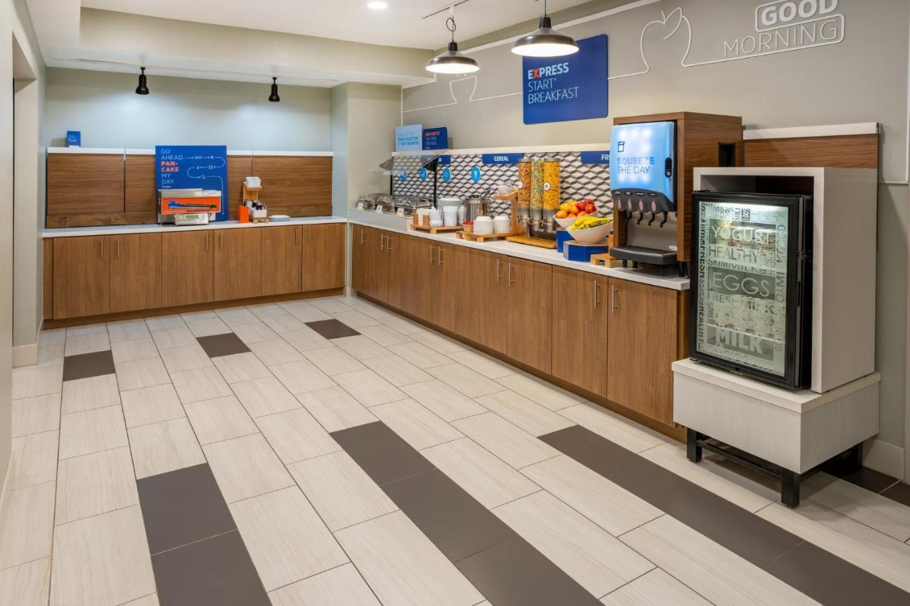 Holiday Inn Express Hotel & Suites Salisbury - Delmar By Ihg Exterior foto