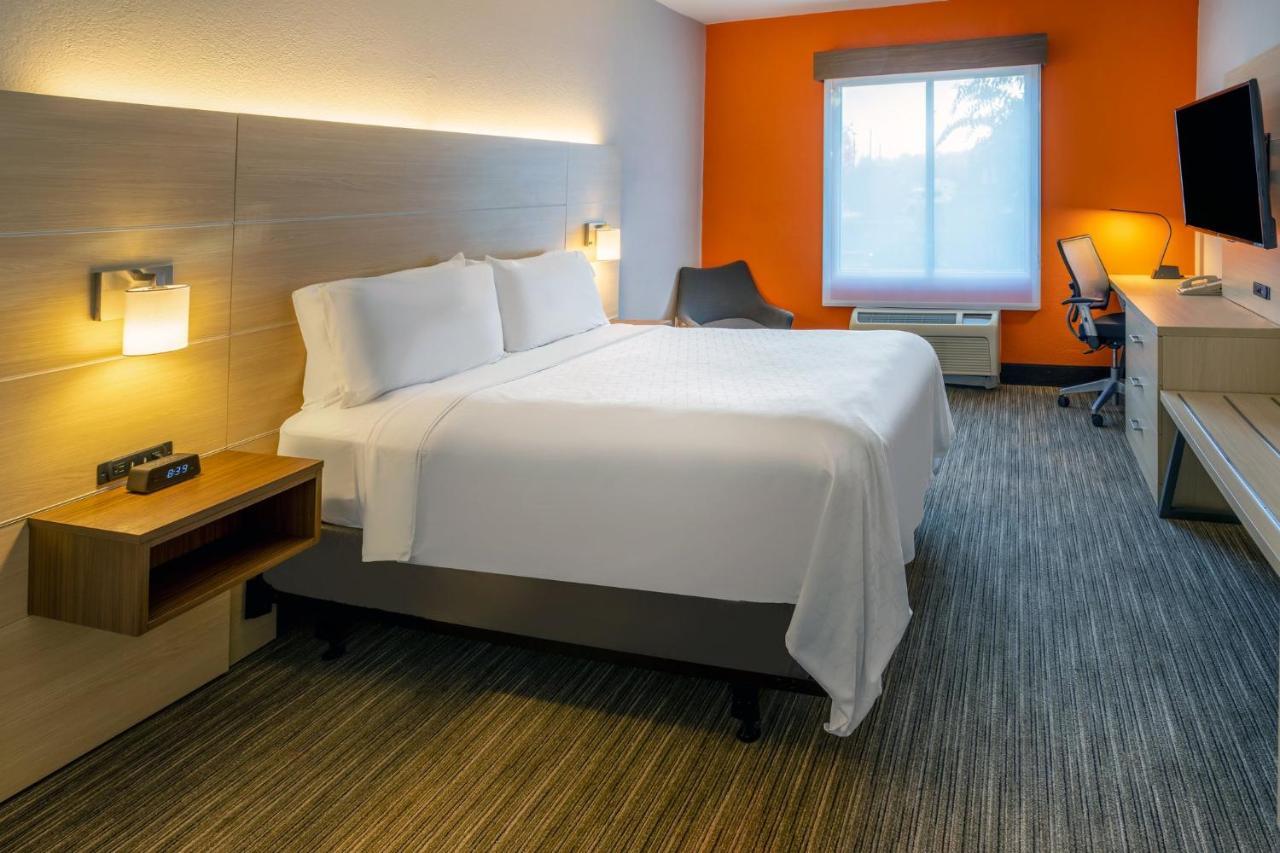Holiday Inn Express Hotel & Suites Salisbury - Delmar By Ihg Exterior foto